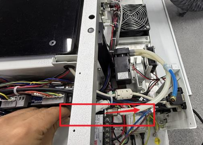 Built-in air pump tubing connection example