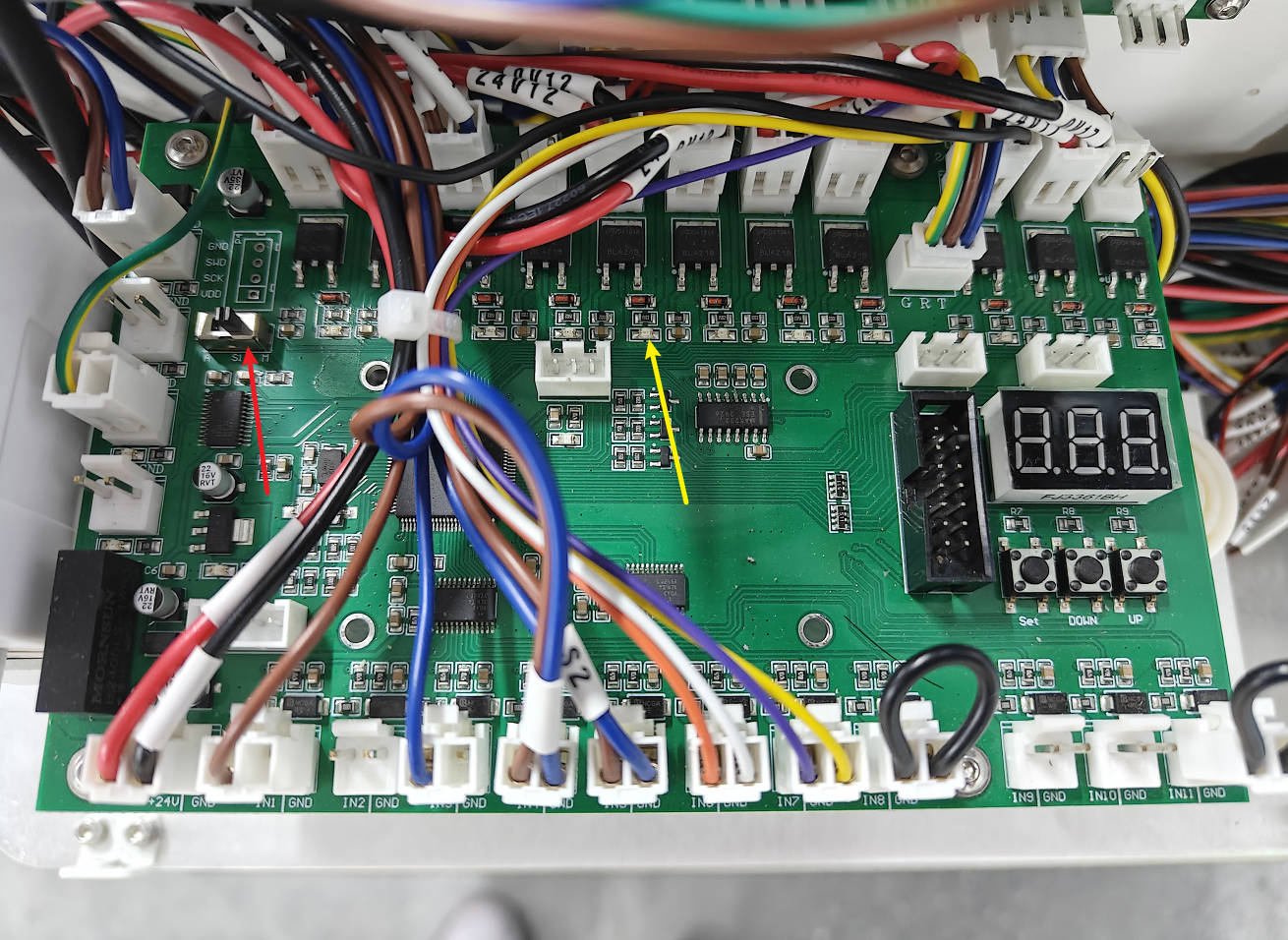 Mainboard switch set to M position to activate air pump