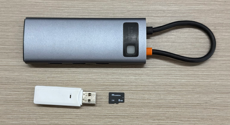 TF card and card reader