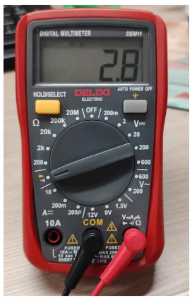 USB cable connected multimeter reading